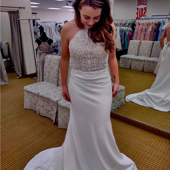 Beach/boho wedding dress. Transparent lace top, backless and halter top. - Picture 2 of 2